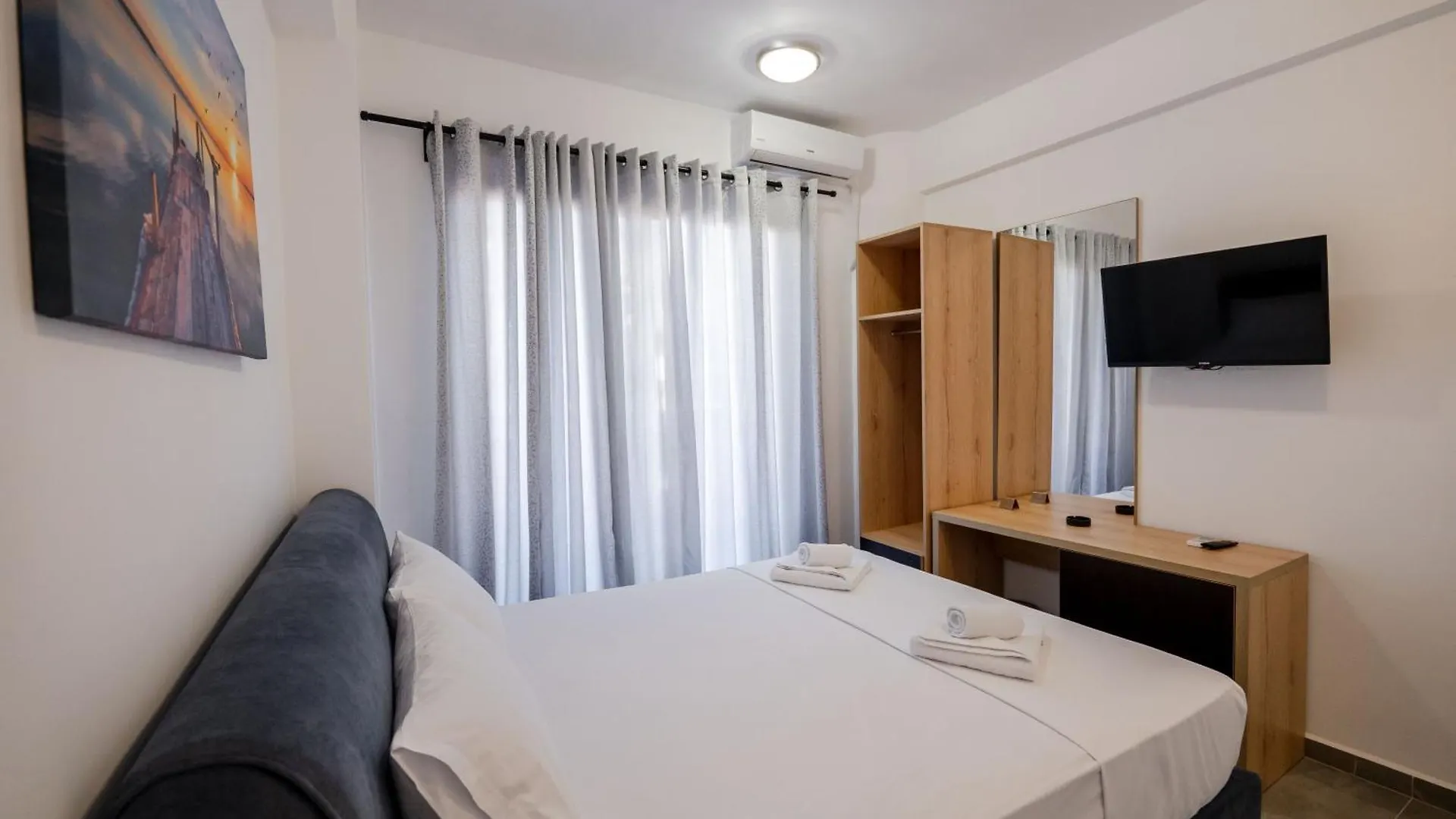 Vullkan Hotel Ksamil 4*,