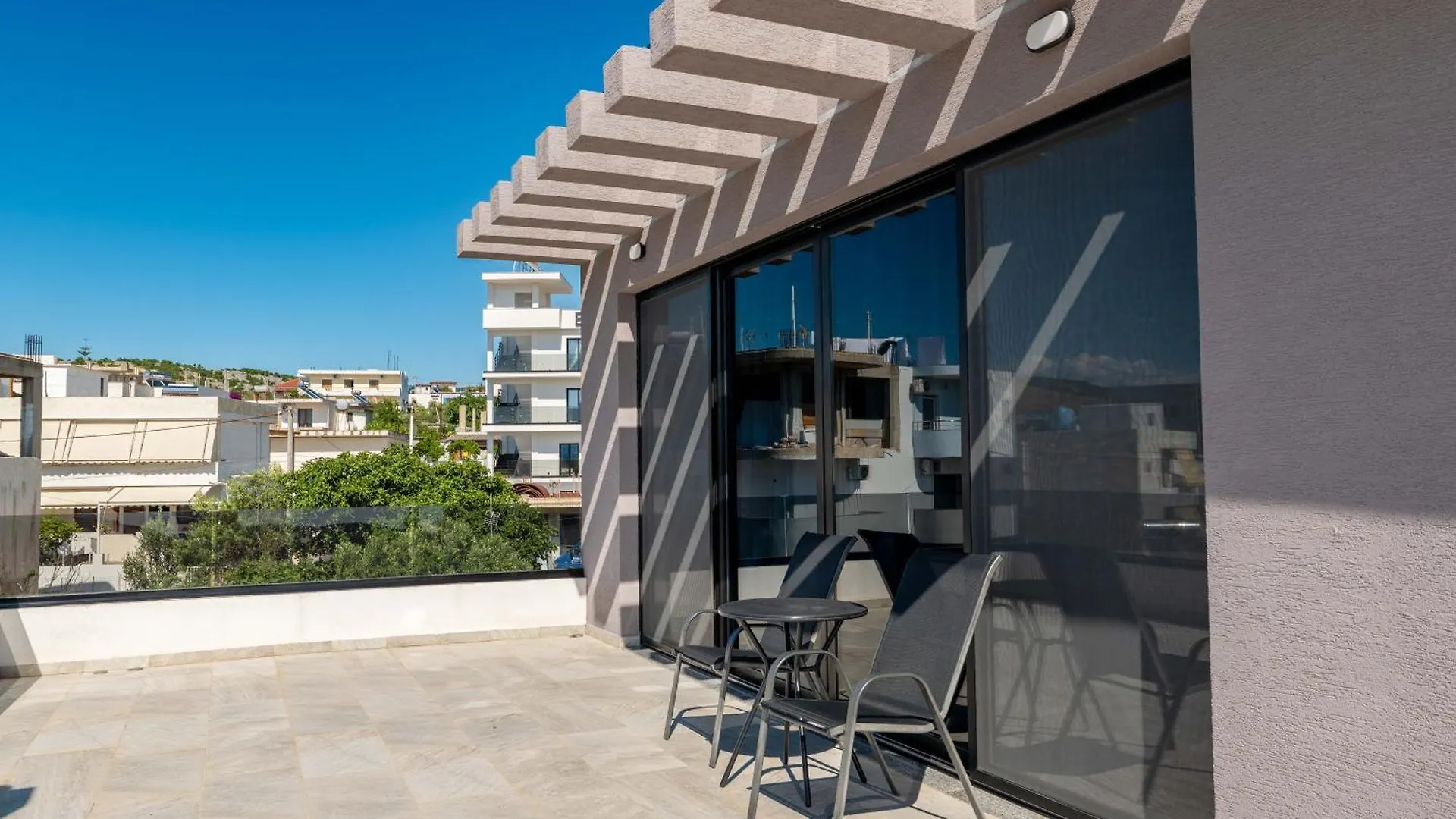 Vullkan Hotel Ksamil 4*,